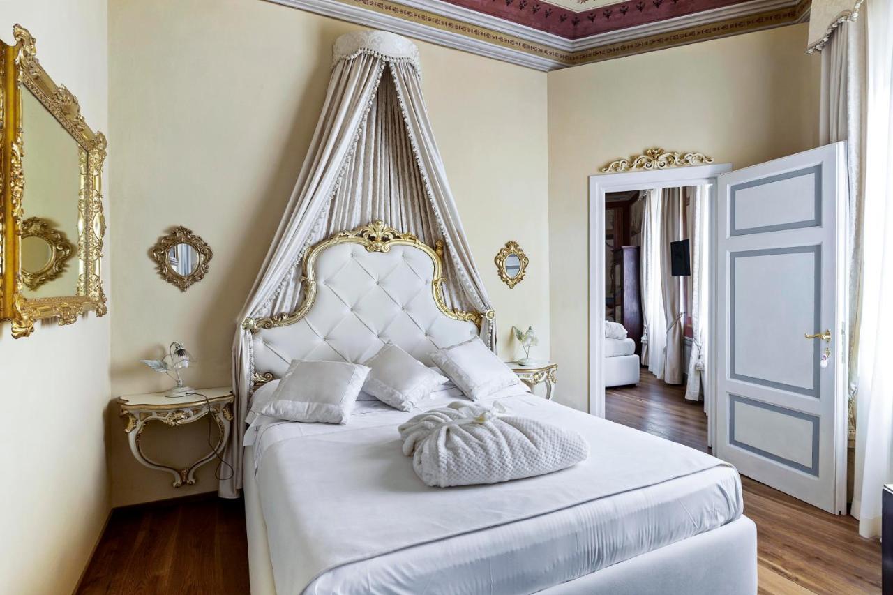 Residenza D'Epoca Palazzo Borghesi Bed & Breakfast Siena Luaran gambar